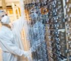 Airbus : OneWeb Satellites inaugure sa chaîne d’assemblage à Toulouse OneWeb-280617