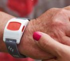 Autonomie à domicile : Doro s’ouvre à la téléassistance pour seniors doro1712